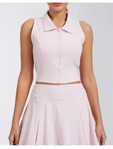 Detailed view of the sleeveless pink quick-dry tennis polo top with a front zipper