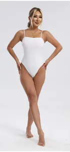 Body sculptant blanc élégant pour femme avec bretelles réglables et contrôle du ventre efficace