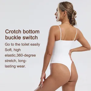 Body sculptant blanc sexy avec bretelles réglables et boucle d'entrejambe fonctionnelle
