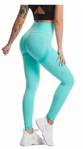 Detailweergave van de naadloze yoga-legging met hoge taille en perzik-billift-effect.