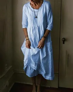 Abito midi casual a maniche lunghe in cotone e lino azzurro con tasche laterali capienti