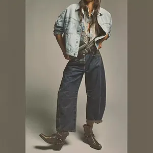 Jeans larghi in denim blu scuro lavato vintage da donna con vita medio-bassa alla moda