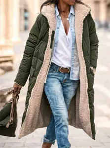 Veste matelassée longue à capuche pour femme avec doublure polaire en vert olive
