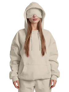 Sudadera oversize crema para mujer con diseño único de capucha con antifaz detalle