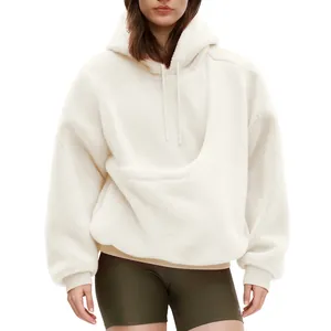 Gedetailleerde textuur witte oversized fleece hoodie met functionele huisdierenzak