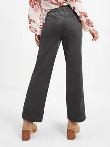Premium-Rückansicht der grauen Damen-Cordhose mit geradem Bein, Gummizug und Gesäßtaschen
