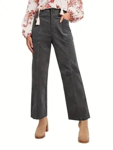 Vollständige Ansicht der stilvollen grauen Cordhose mit geradem Bein für Damen