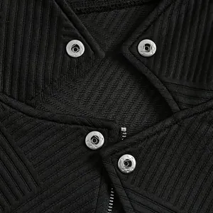 Giacca casual nera a coste da donna con bottoni a pressione in metallo e cerniera