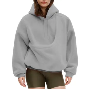 Comfortabele grijze oversized fleece hoodie met functionele huisdierzak voor dames