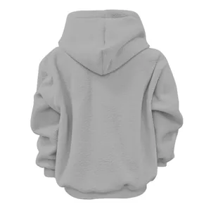 Gedetailleerd achteraanzicht van een gezellige oversized lichtgrijze sherpa fleece hoodie