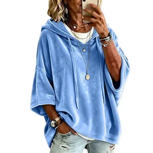 Sudadera casual de terciopelo azul claro para mujer con mangas 3/4 y un cómodo ajuste holgado