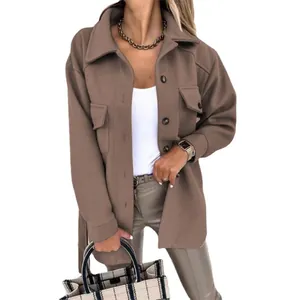 Eleganter brauner Wollmantel für Damen mit Reverskragen und Knopfleiste für Herbst
