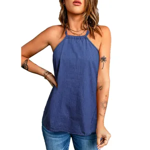 Canotta donna azzurra con scollo all'americana, vestibilità comoda e arricciata