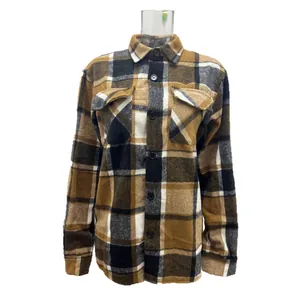 Lässiges Herren Langarm-Flanellhemd mit braun-schwarzem Karomuster als Freizeitjacke