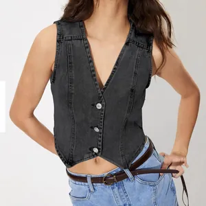 Gilet en jean noir à col en V pour femme, détails de boutons et coupe ajustée tendance