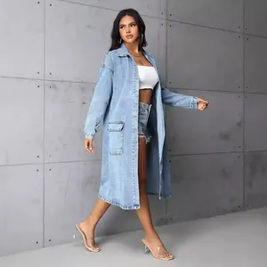 Gabardina vaquera retro de manga larga ajustada para mujer en azul claro