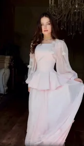 Robe longue élégante rose clair de style français avec manches lanterne et fleurs