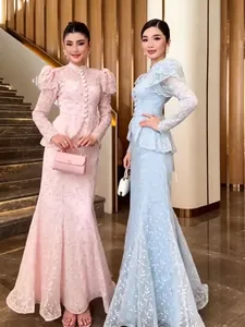 Elegante completo in pizzo a due pezzi da donna con maniche a sbuffo e gonna a sirena lunga