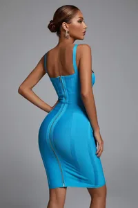 Vue arrière d'une robe bandage moulante bleu vif avec longue fermeture éclair