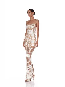 Elegant white 3D floral strapless maxi evening dress for gala and formal parties
