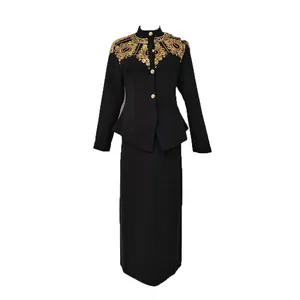 Elegante completo nero in stile cinese con giacca ricamata in oro e gonna abbinata