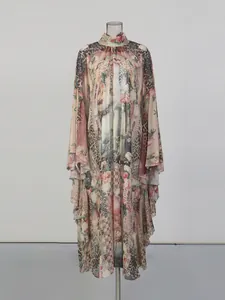 Abito lungo vintage stile corte con collo alto e maniche svasate irregolari, stampato