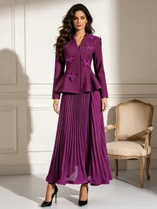 Ensemble violet chic avec blazer papillon 3D et jupe longue plissée élégante.