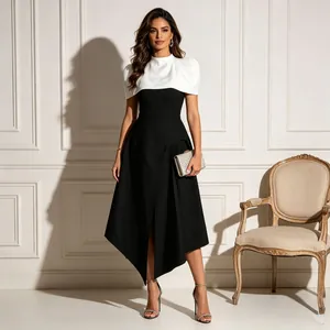 Elegantes französisches Midikleid im Color-Block-Design mit asymmetrischem Saum