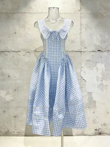 Vestido midi sin mangas de cuadros azules y blancos con cuello Peter Pan y lazo