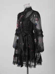 Robe courte élégante de style français à fleurs avec manches lanternes et volants en dentelle
