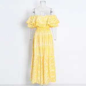 Robe longue jaune de style français à épaules dénudées avec dentelle et volants à la taille