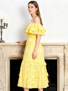 Robe d'été jaune élégante de style français avec volants et épaules dénudées pour femme