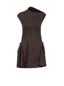 Vestido marrón sin mangas estilo vintage francés con escote asimétrico y pliegues