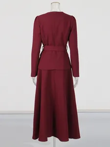 Elegant burgundy French vintage two-piece set with round neck top and high waist maxi skirt