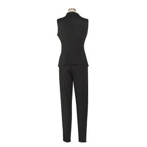 Vue arrière d'un ensemble 2 pièces OL de bureau noir avec gilet sans manches et pantalon