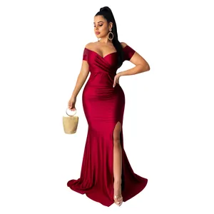 Élégante robe de soirée rouge vin à épaules dénudées avec fente et décolleté en V