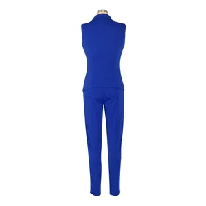 Élégant tailleur deux pièces bleu roi pour femmes, vue détaillée de la partie arrière