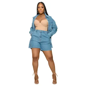 Ensemble deux pièces en jean élégant avec veste à manches longues et short taille haute