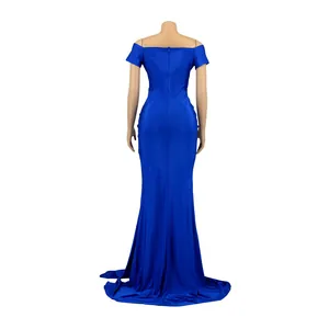 Robe de soirée sirène bleu roi à épaules dénudées pour fêtes et événements formels.