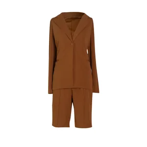Conjunto de traje de dos piezas para mujer con blazer de manga larga y pantalones cortos