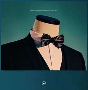 Detailopname van een zwart slim fit herenpak met een klassieke zwarte vlinderdas