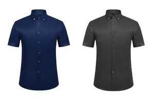 Vista detallada de camisas de manga corta ajustadas para hombre con cuello abotonado