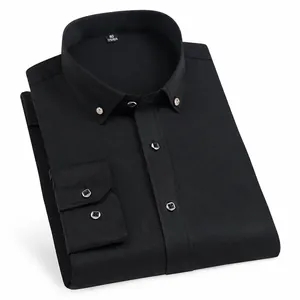 Chemise homme noire ajustée avec boutons diamant élégants pour tenue de bureau professionnelle