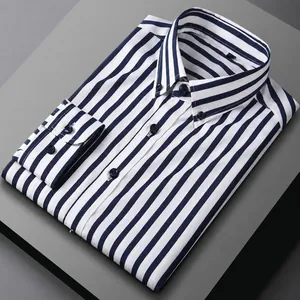 Chemise élégante à rayures bleues et blanches pour homme, manches longues, sans repassage.