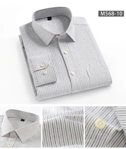 Dettagli di una camicia da uomo in cotone spazzolato con vista su colletto, bottoni e tessuto