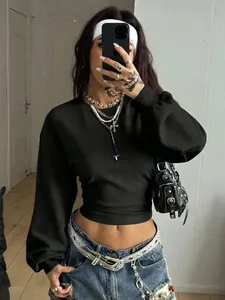 Sweat-shirt court noir Y2K tendance à manches longues avec coupe ajustée et col rond
