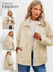 Viste dettagliate di una giacca trapuntata beige da donna con eleganti motivi floreali