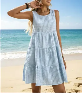 Hellblaues ärmelloses gestuftes A-Linien-Minikleid für den Sommerstrandurlaub