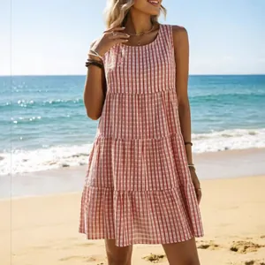 Robe d'été décontractée sans manches à carreaux rouges à plusieurs niveaux de plage