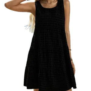 Robe trapèze à plusieurs niveaux à carreaux noirs sans manches pour femme style été